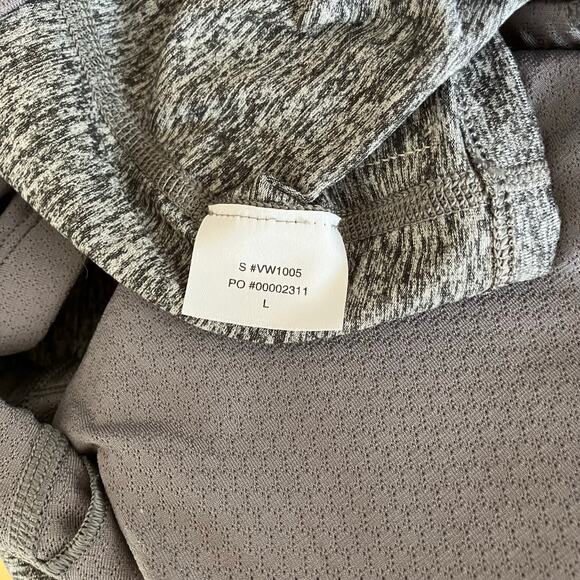 Vuori Tank Size L Gray Grey Bra Crop Top Athleisure Gym Pilates Yoga Comfy Fall - Picture 6 of 16